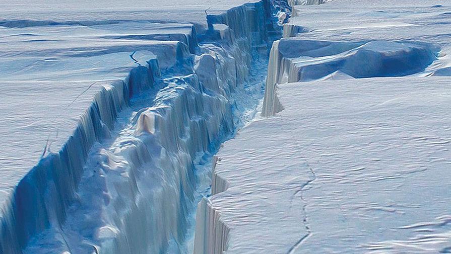  جرس الخطر بدأ يدق.. انهيار جرف جليدي بحجم مدينة نيويورك في القارة القطبية الجنوبية لأول مرة